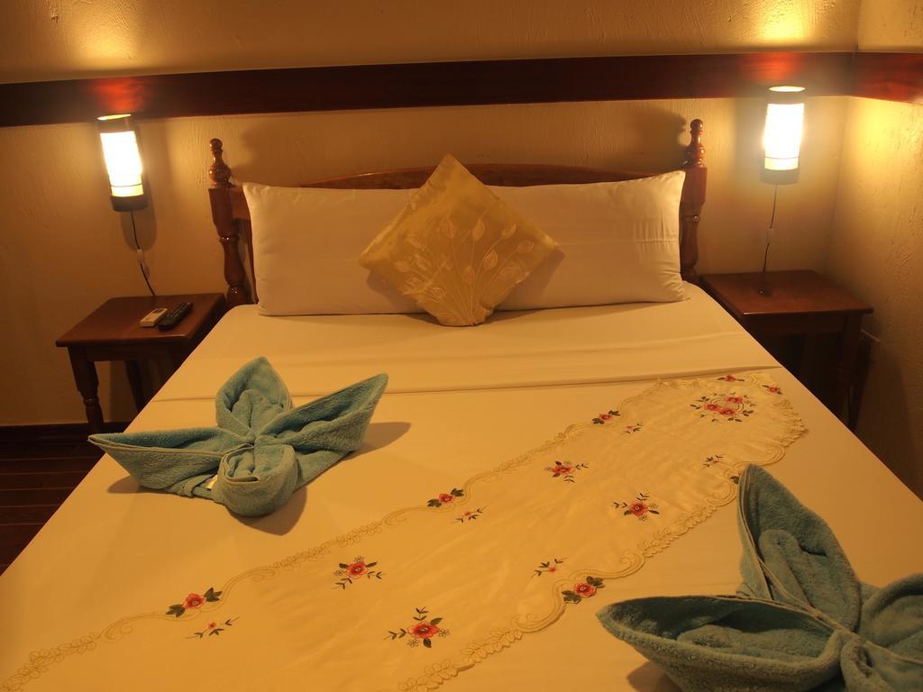 Floral Villarosa Puerto Princesa Room photo